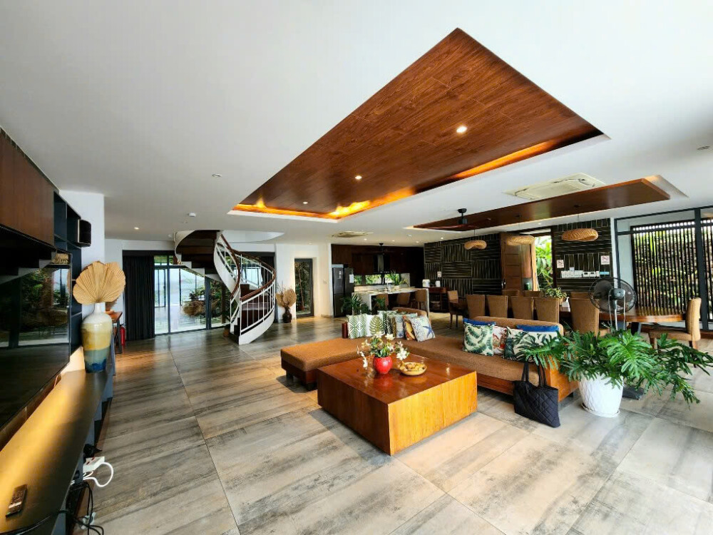 Phòng khách sang trọng trong villa Odwin NT04