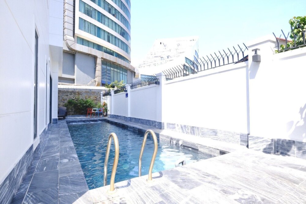 Villa Gần Biển Bãi Sau OdwinF101 - Khu vực hồ bơi