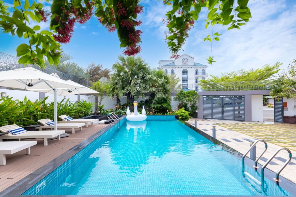 Villa Long Cung OdwinHS13 - Khu vực hồ bơi
