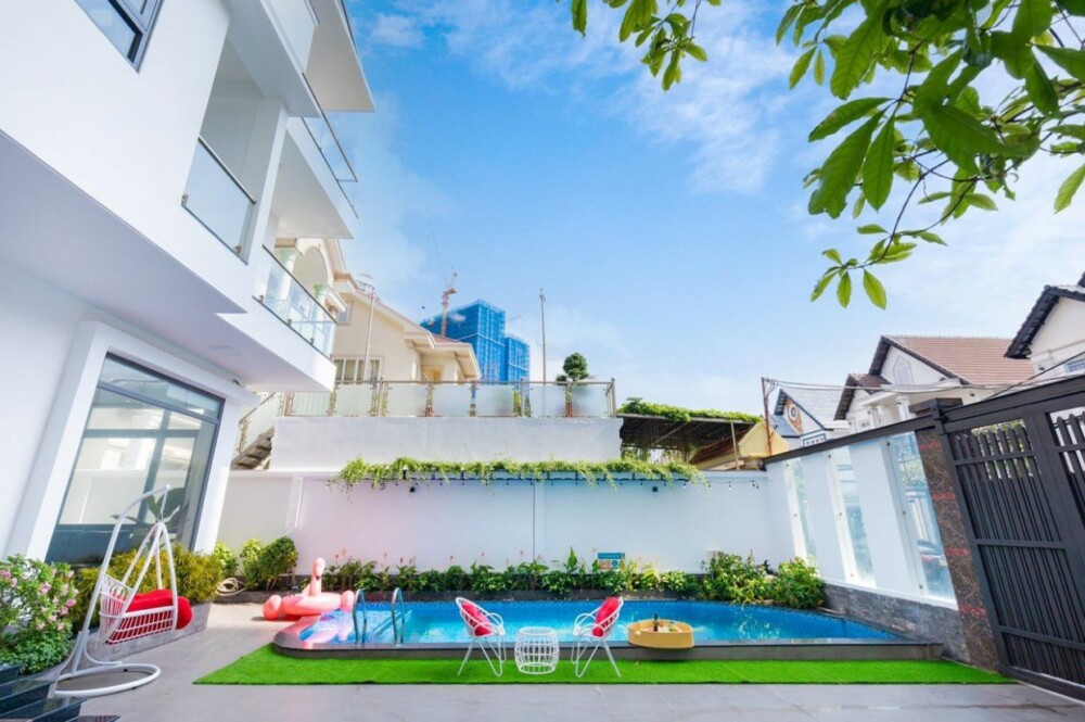 Villa Bãi Sau Gần Biển OdwinMP12 - Khu vực hồ bơi