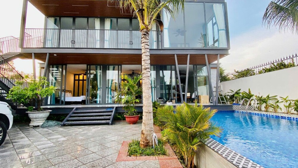 Villa Long Cung OdwinSB8 - Khu vực sân và hồ bơi