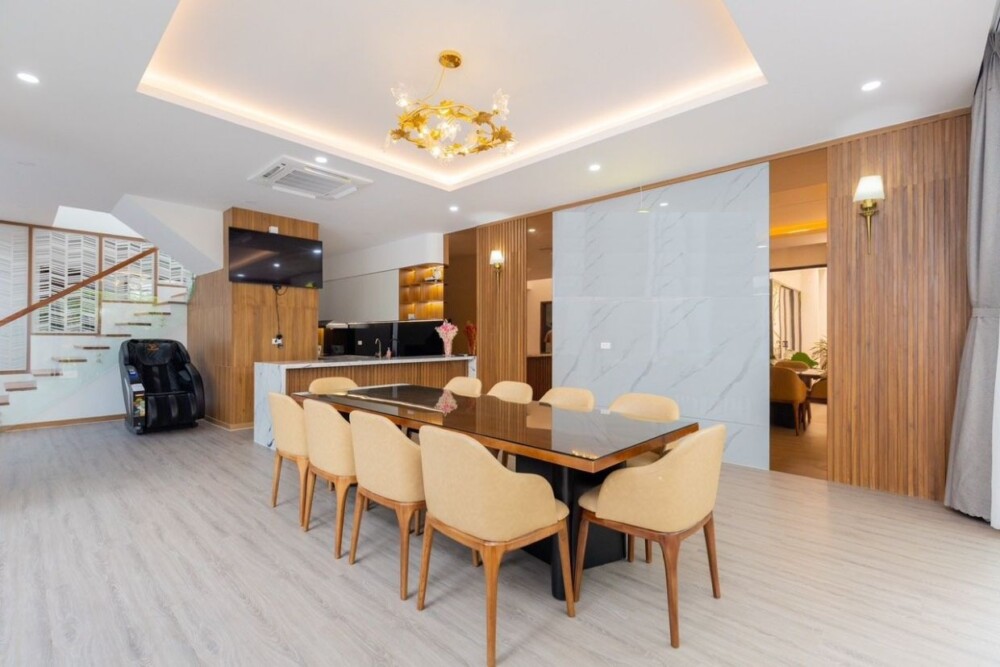 Villa Long Cung Sát Biển OdwinS38 - Khu vực phòng khách
