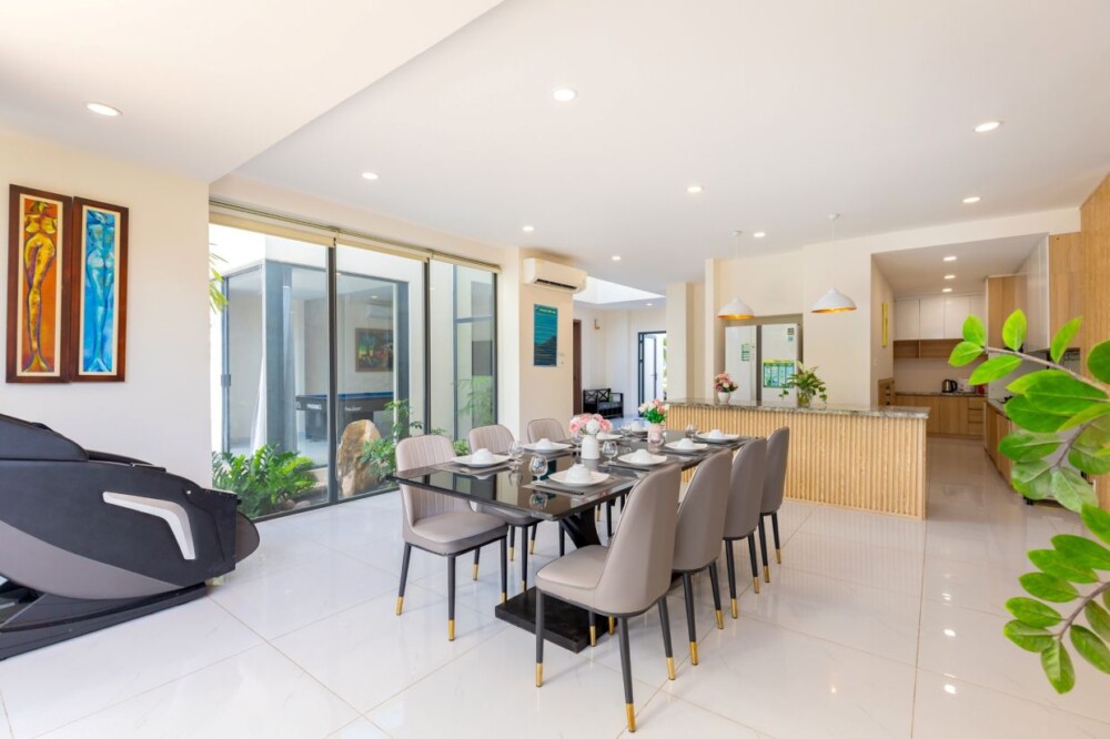 Villa Long Cung Sát Biển Odwin S1 - Khu vực phòng khách