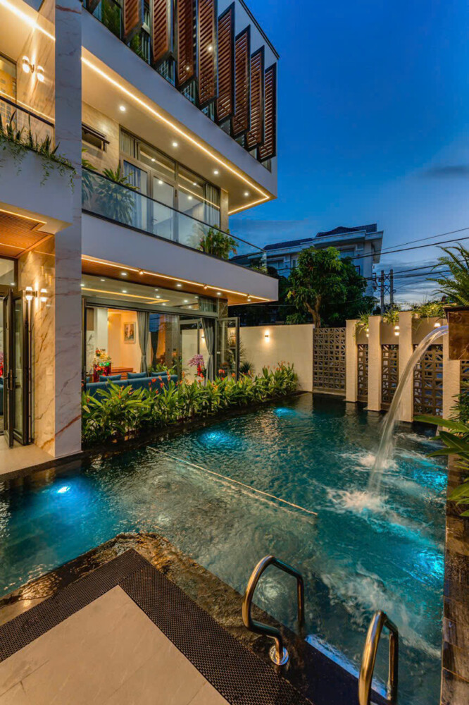 Hồ bơi riêng tại OdwinC12