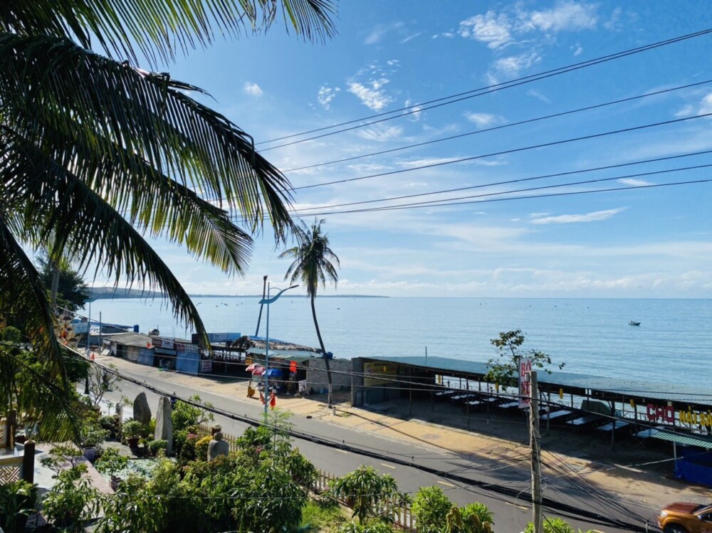 Từ villa Odwin VA có thể nhìn ra biển, cách biển chỉ 100m