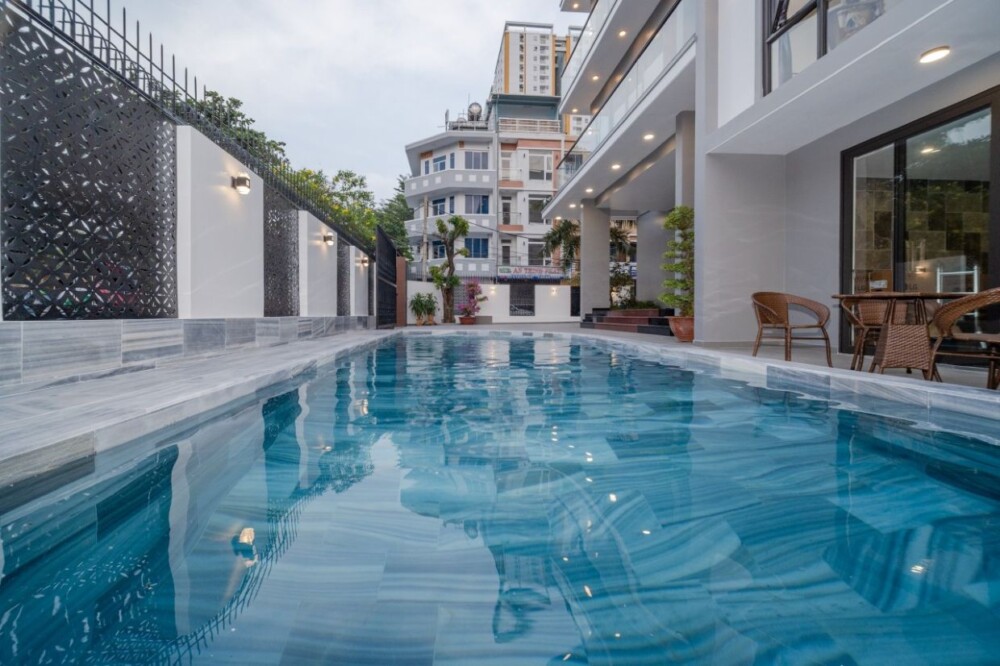 Villa Bãi Sau Vũng Tàu OdwinF102 - Khu vực hồ bơi