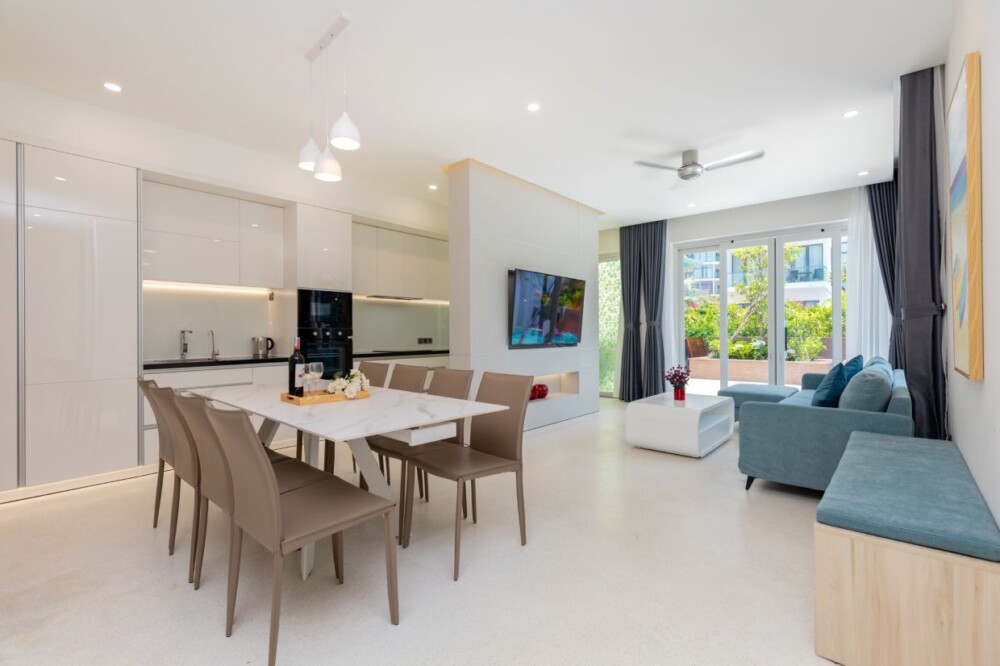 Villa Long Cung Sát Biển OdwinR3 - Khu vực phòng khách