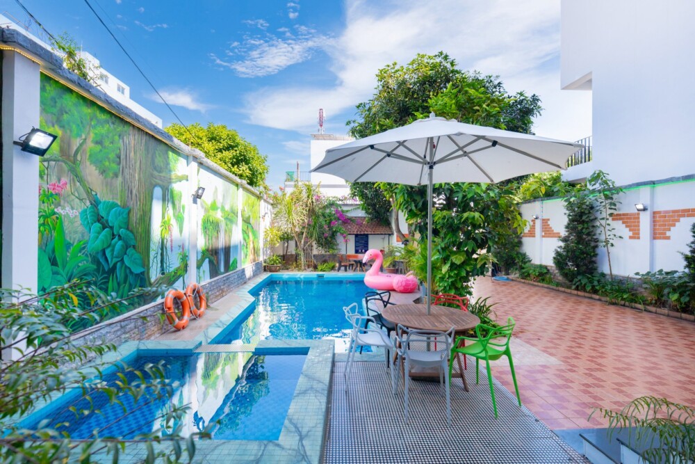 Villa giá rẻ Vũng Tàu OdwinNL88 có hồ bơi riêng, sân vườn tổ chức tiệc BBQ