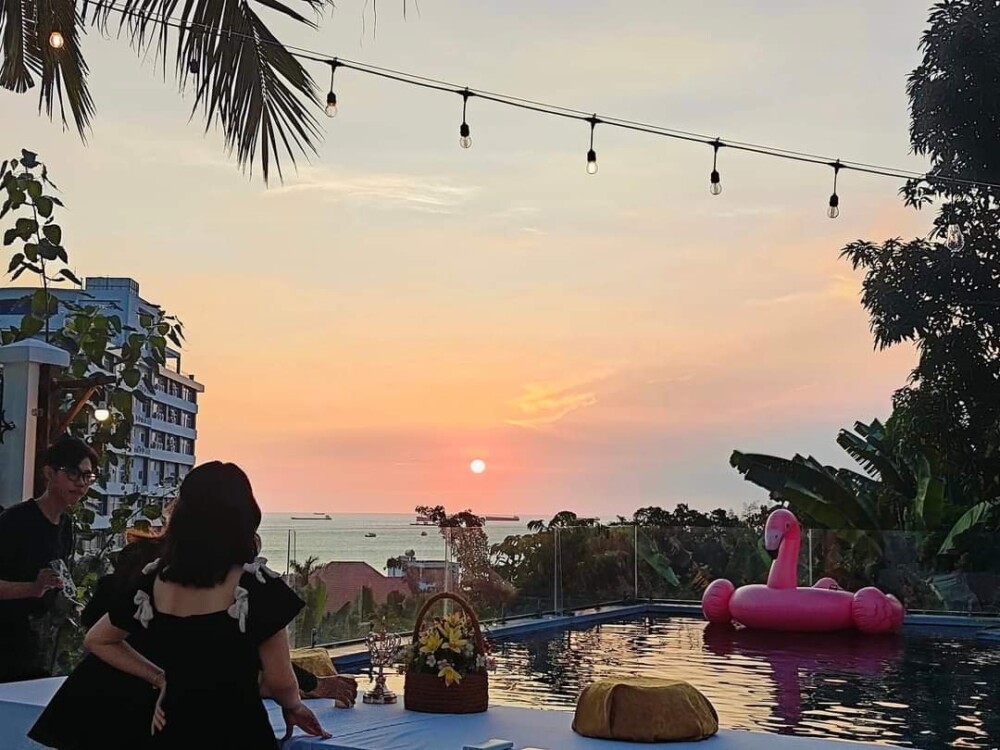 Villa Bãi Dâu Vũng Tàu OdwinLV126 có hồ bơi rộng và view ngắm hoàng hôn