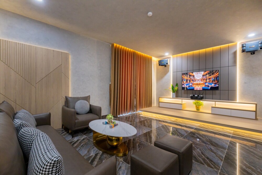 villa Odwinvts34 có phòng karaoke riêng