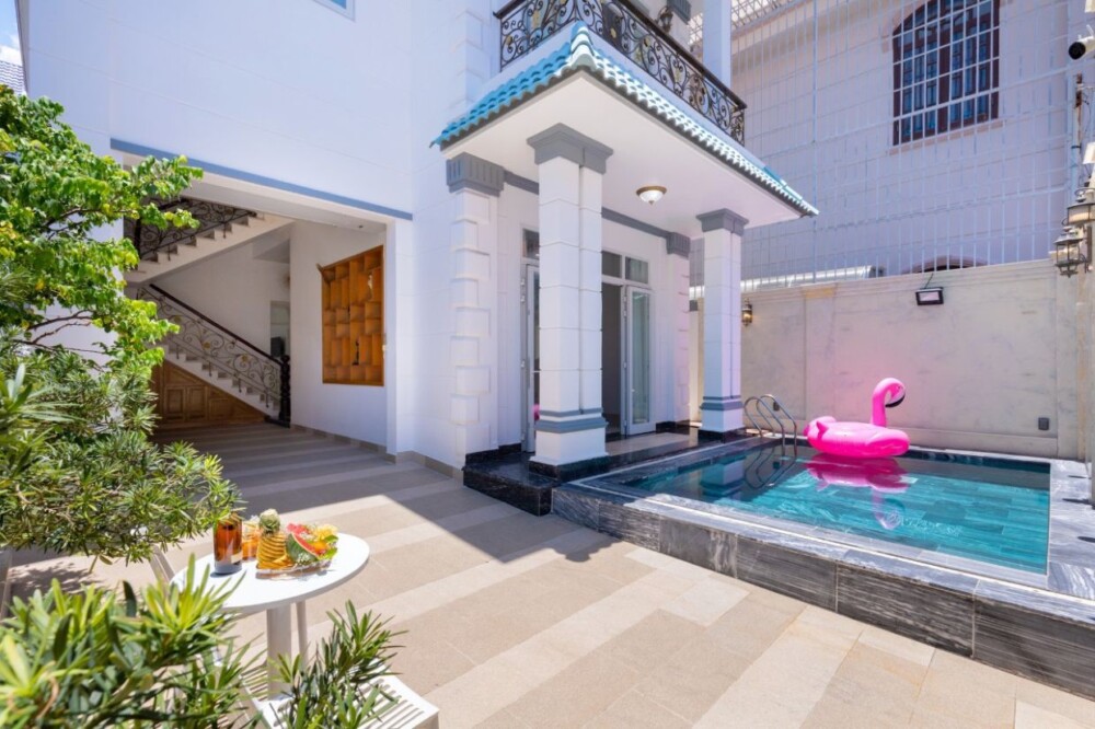 Villa Bãi Sau Vũng Tàu Odwin9D - Khu vực sân và hồ bơi