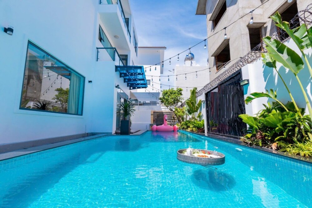 Villa Long Cung Odwin34P - Khu vực hồ bơi