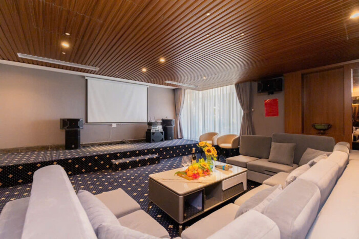 Phòng cinema có thể karaoke hoặc tổ chức họp
