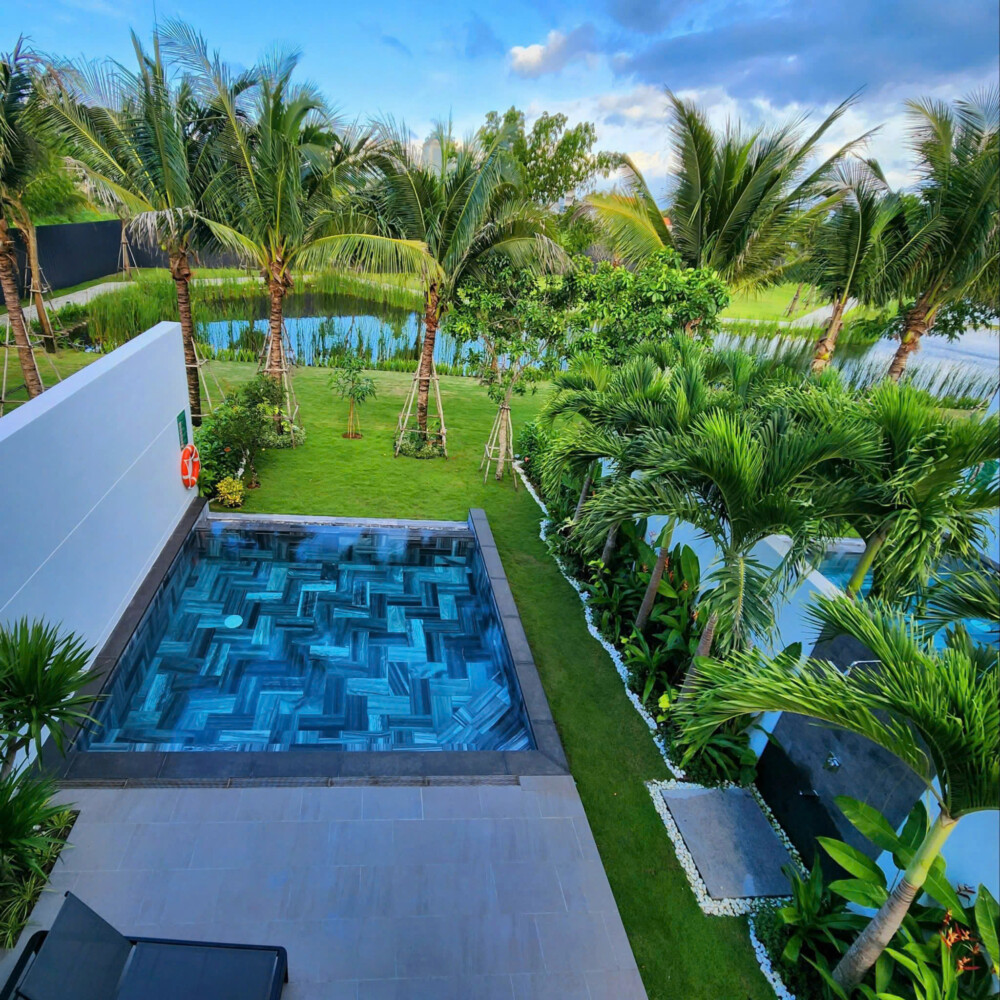 Mặt tiền villa OdwinHT15 phù hợp nhóm 6 người, có hồ bơi riêng