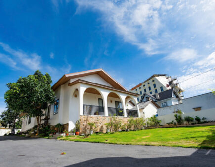 Villa gần Hồ Xuân Hương Đà Lạt có sân vườn rộng