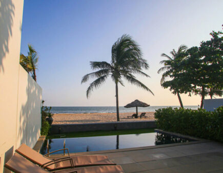 Villa Hồ Tràm nguyên căn sát biển, có hồ bơi riêng