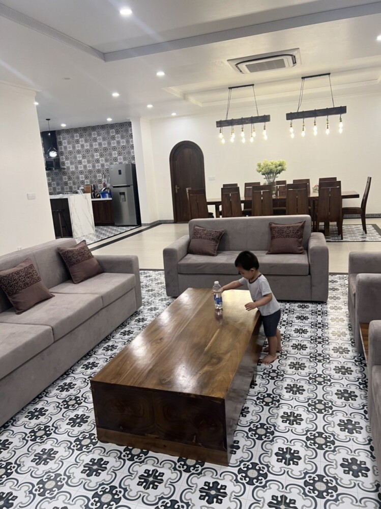 Phòng khách đầy đủ tiện nghi tại villa Odwin MA 01