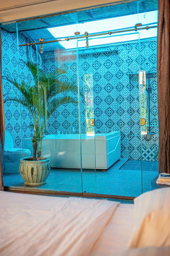 Villa Sài Gòn 6 phòng ngủ có hồ bơi Odwin 34 - Khu vực phòng tắm