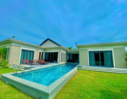 Nên thuê villa Hồ Tràm tự túc, qua bạn, hay bên dịch vụ?