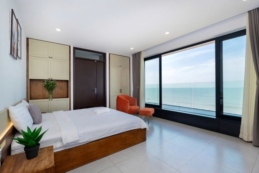 Phòng ngủ view biển tại Villa Odwin BH109