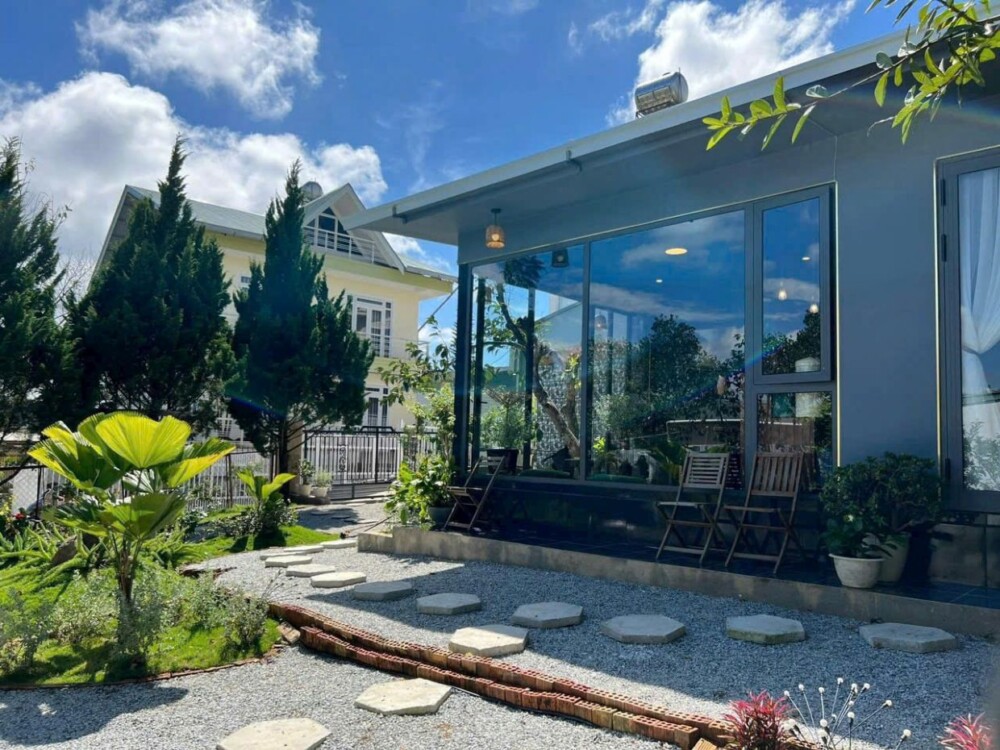 Khu vực sân tại Villa Odwin DL 42