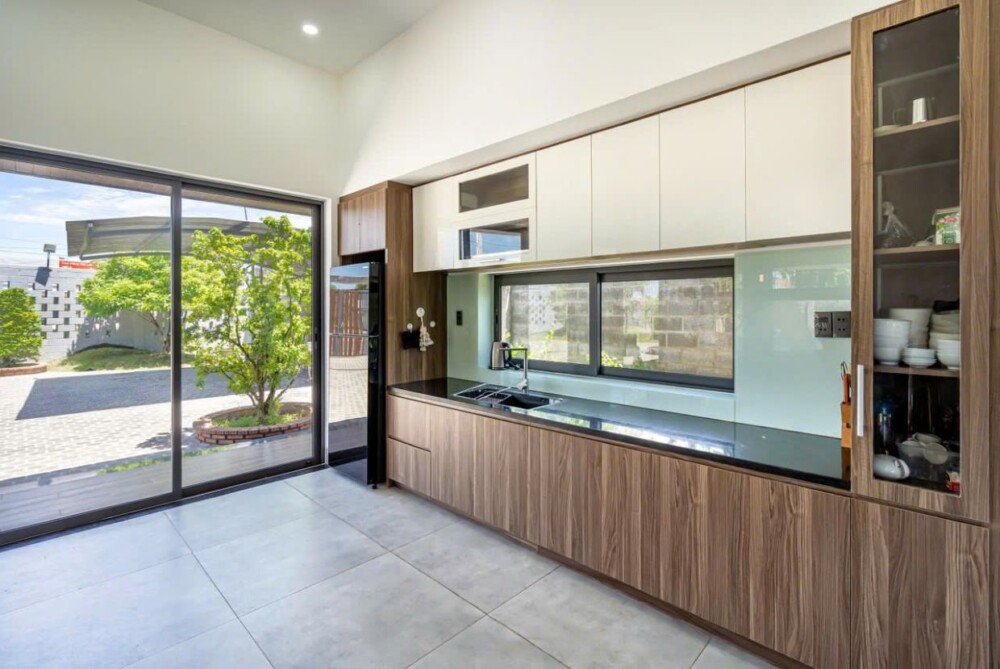 Khu vực bếp tại Villa Odwin Long Hải ST4