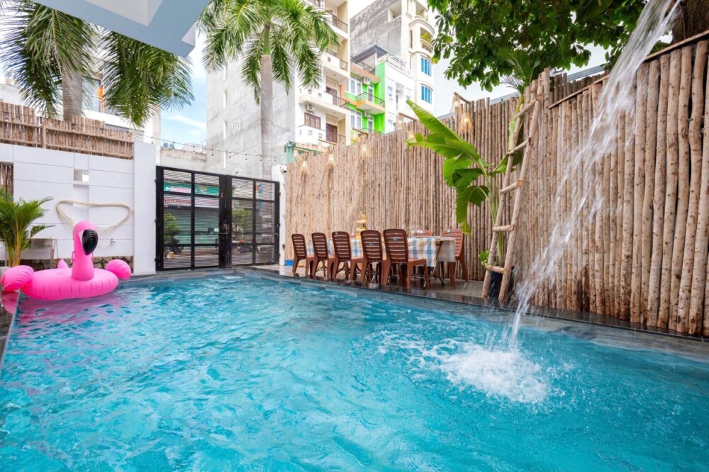 Hồ bơi tại Villa Odwin MS2