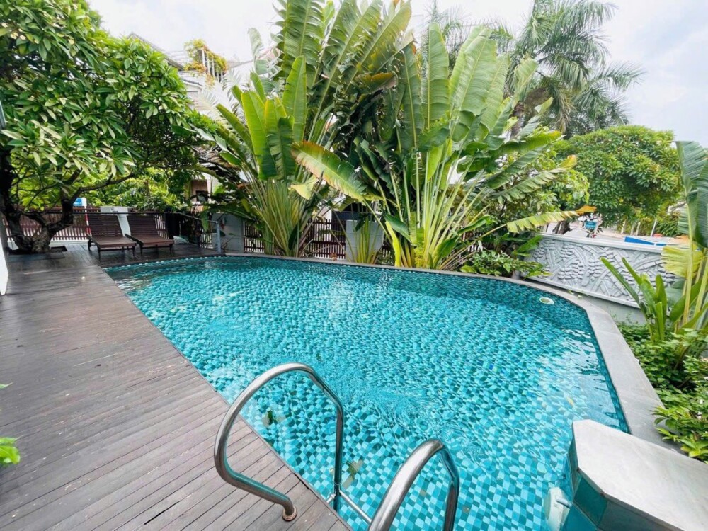 Khu vực hồ bơi tại Villa Odwin Sài Gòn 03