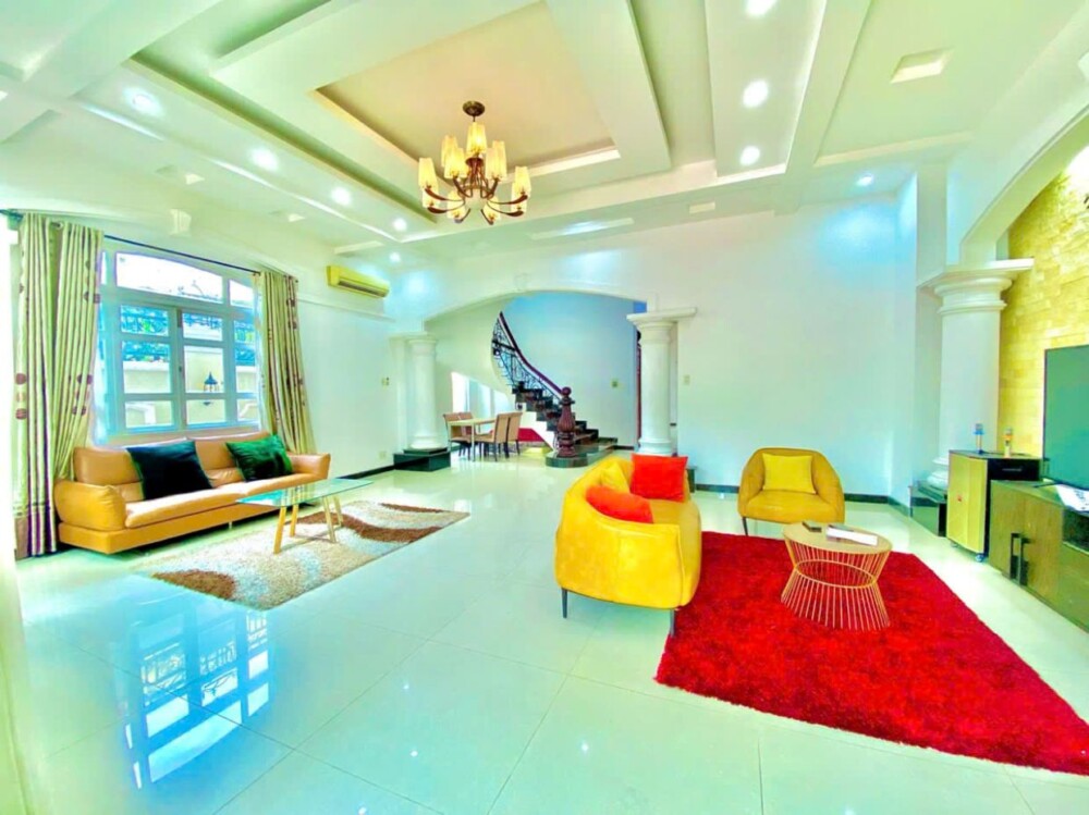 Khu vực phòng khách tại Villa Odwin Sài Gòn 13