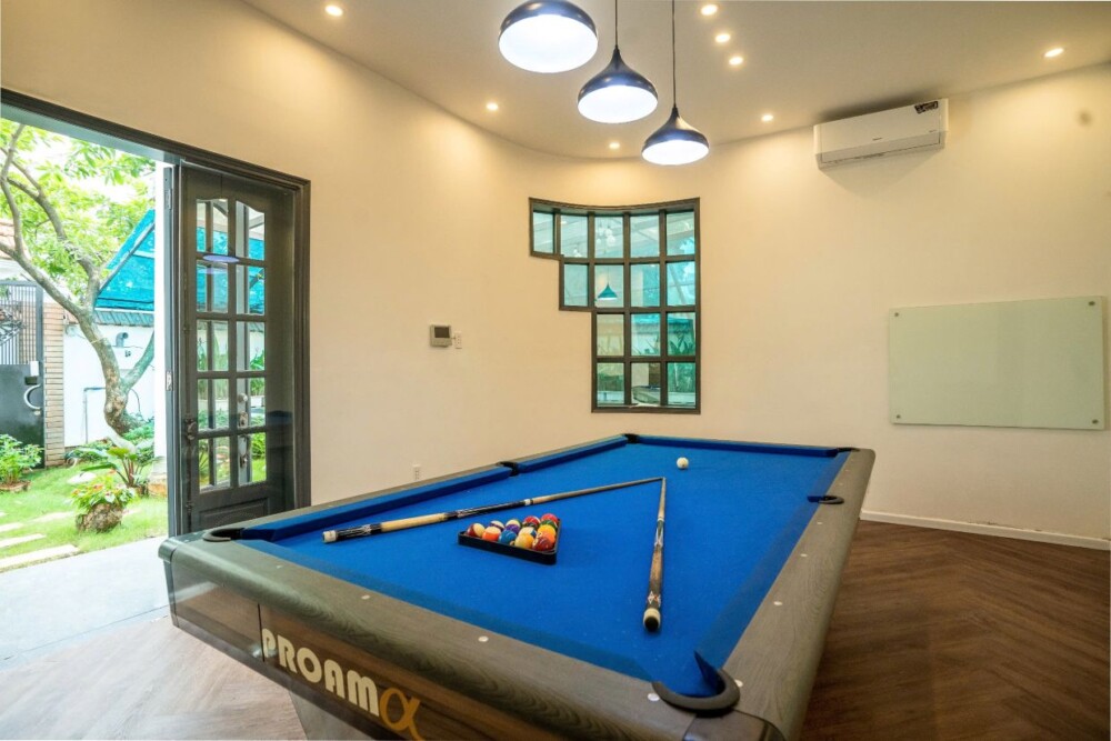 Bàn bida tại Villa Odwin SG 26