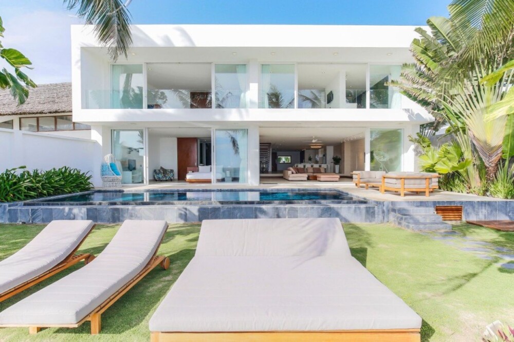Hồ bơi và sân tại Villa Odwin SB 4PN