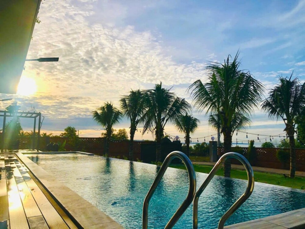 Hồ bơi tại Villa Odwin Sun 01