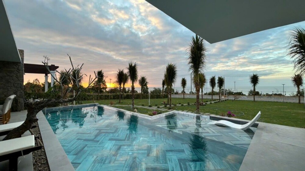 Hồ bơi tại Villa Odwin Sun 02