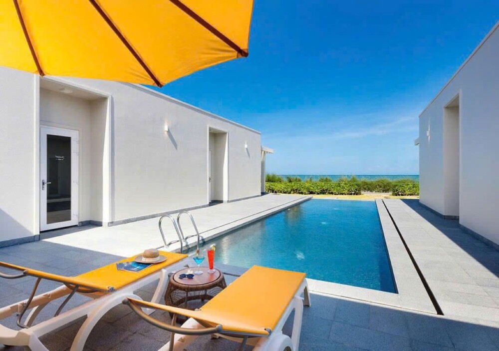 Hồ bơi view hướng biển tại Villa Odwin Oceanami 5PN03
