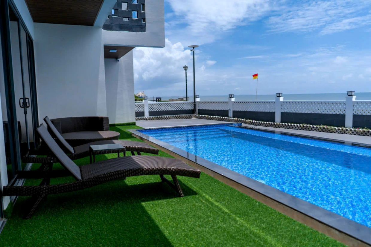 Villa Long Hải Odwin5PN05 – Khu vực hồ bơi