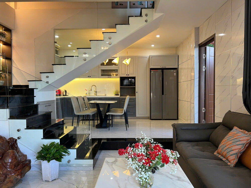 Phòng khách tiện nghi trong villa Odwin ĐL 55