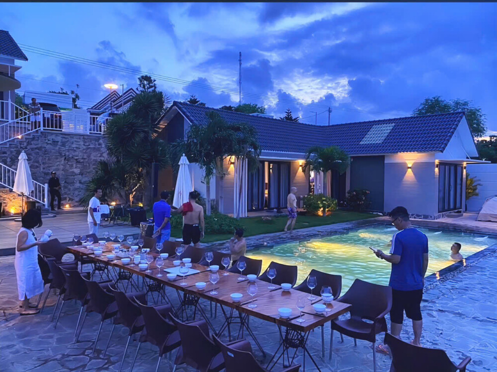 Khu vực tổ chức BBQ tại villa Odwin Moon