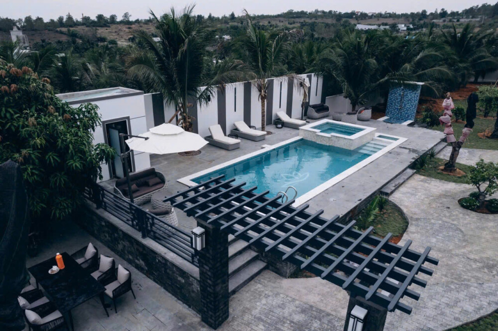 Khuôn viên rộng 2,000m2 tại villa Odwin PT04