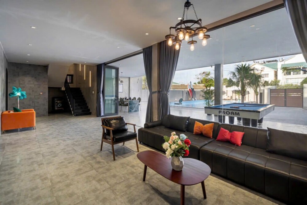 Khu vực phòng khách tại Villa Odwin 16HT