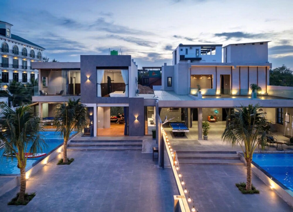 Khu vực sân và hồ bơi tại Villa Odwin 16HT