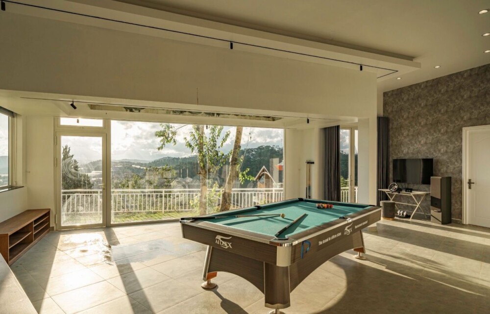 Khu vực bàn bida tại Villa Odwin Đà Lạt 39
