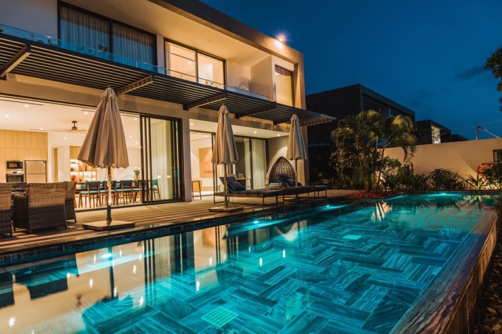 Khu vực hồ bơi tại Villa Odwin Hồ Tràm 01