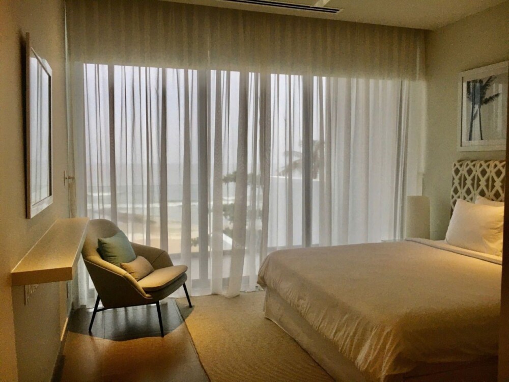 Phòng ngủ view biển tại Villa Odwin Hồ Tràm 09