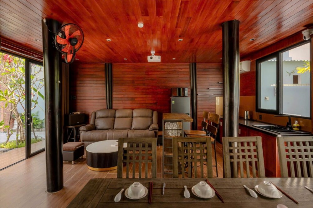 Villa Long Cung OdwinB25 - Khu vực ăn uống và phòng khách
