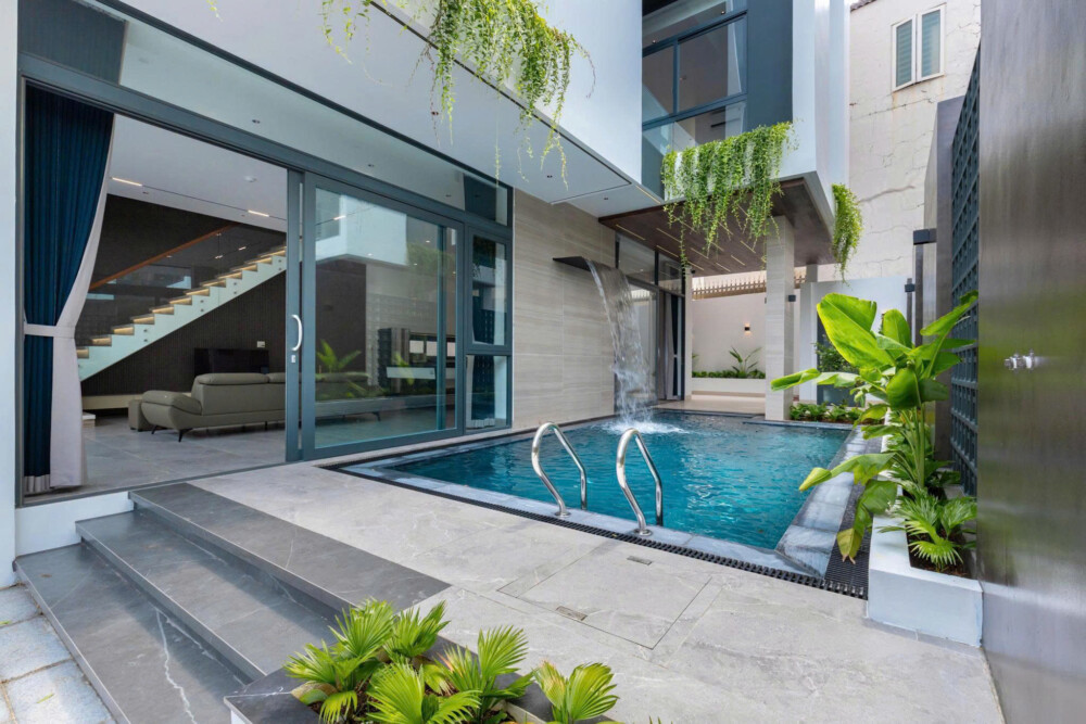 Khu vực hồ bơi riêng tại villa Odwin A3