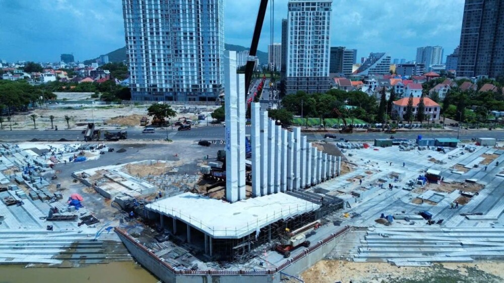 Trụ tháp Tam Thắng đang được khẩn trương thi công