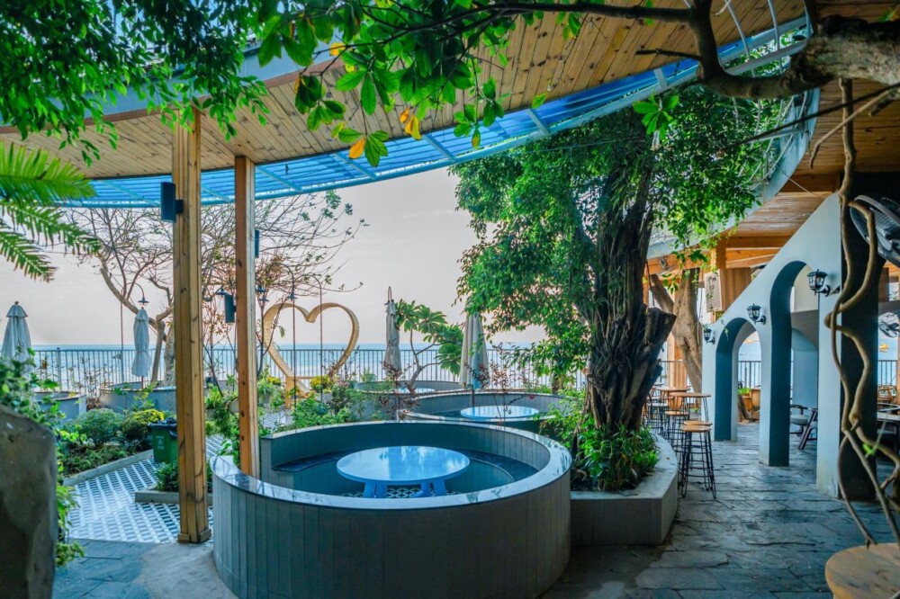 Top 5 quán cafe view biển Vũng Tàu - Oasis Sea Coffee & Tea