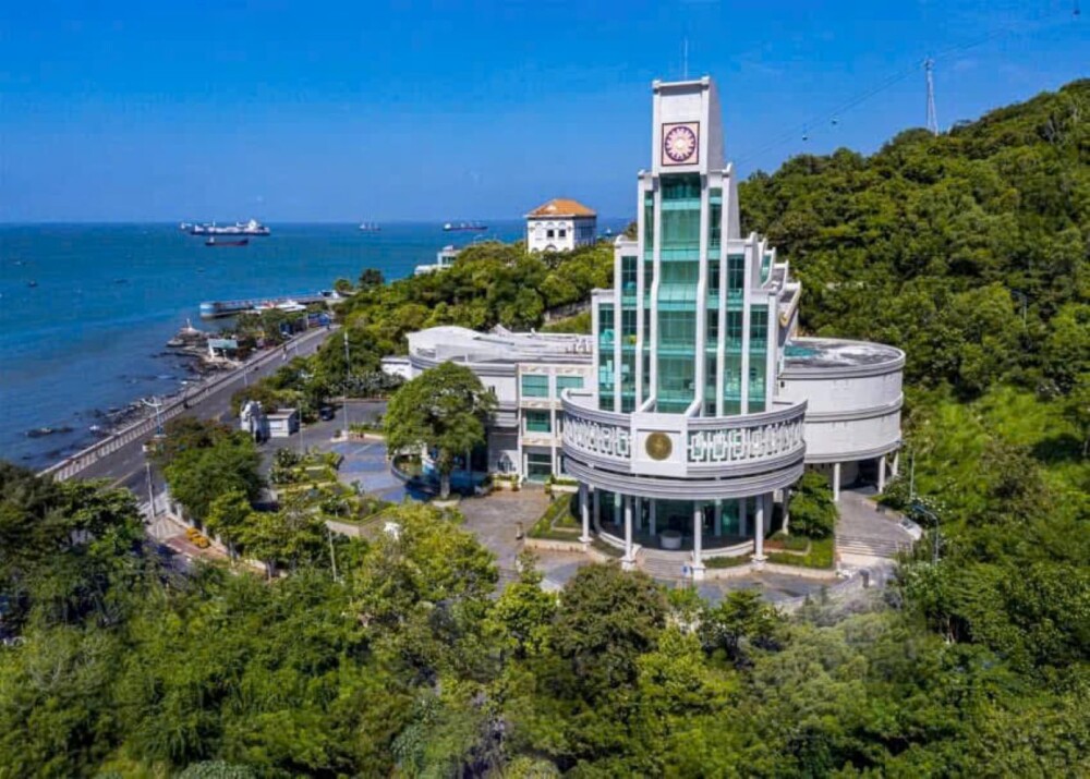 Thay đổi địa điểm du lịch Vũng Tàu sau sáp nhập TPHCM - Bạch Dinh