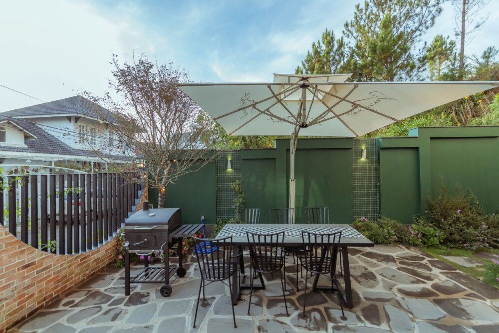 Villa Odwin Đà Lạt 45 - Khu vực ăn uống ngoài trời và BBQ