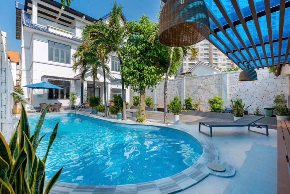 Villa Odwin NB 09 - Khu vực sân và hồ bơi